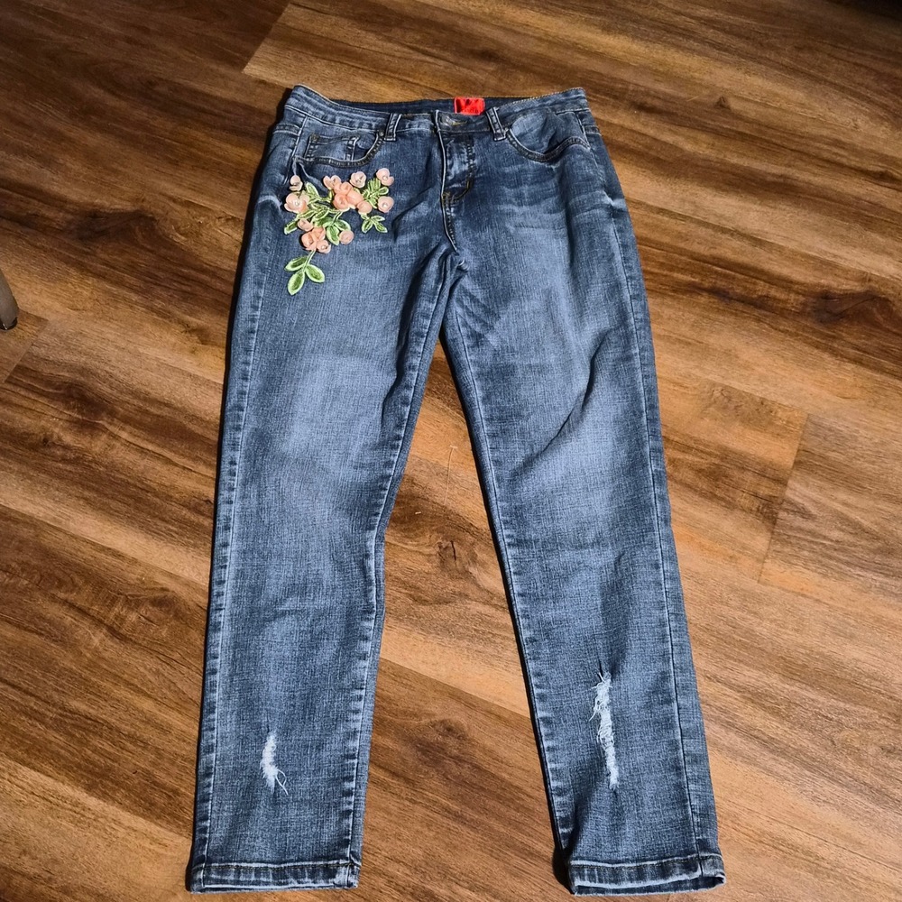 V Cristina Womens Floral Applique Straight Leg Jeans Medium Wash Size 6 Short